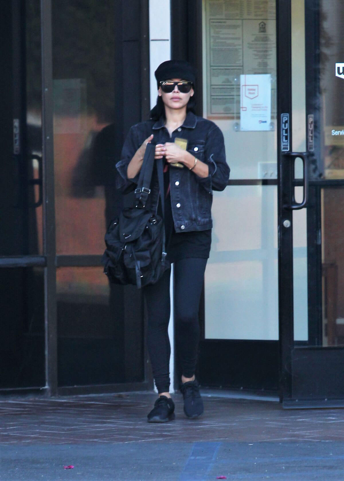 Naya Rivera Stills Leaves a Bank in Los Feliz 2017/11/14