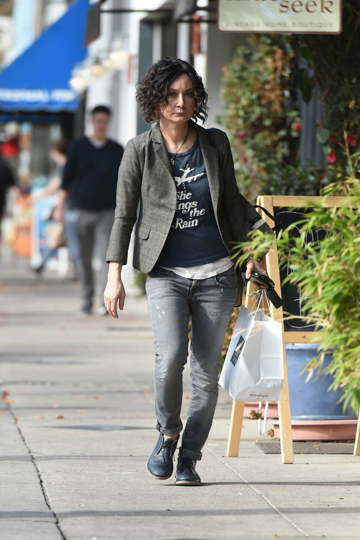 Sara Gilbert Stills Out and About in Los Angeles 2018/01/02