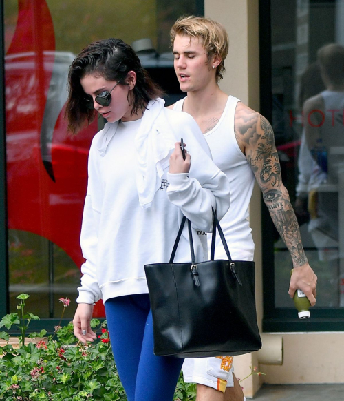 Selena Gomez and Justin Bieber Stills Leaves Pilates Studio in West Hollywood 2018/01/03