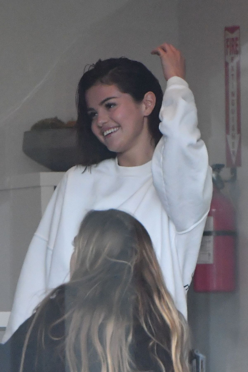 Selena Gomez and Justin Bieber Stills Leaves Pilates Studio in West Hollywood 2018/01/03 3