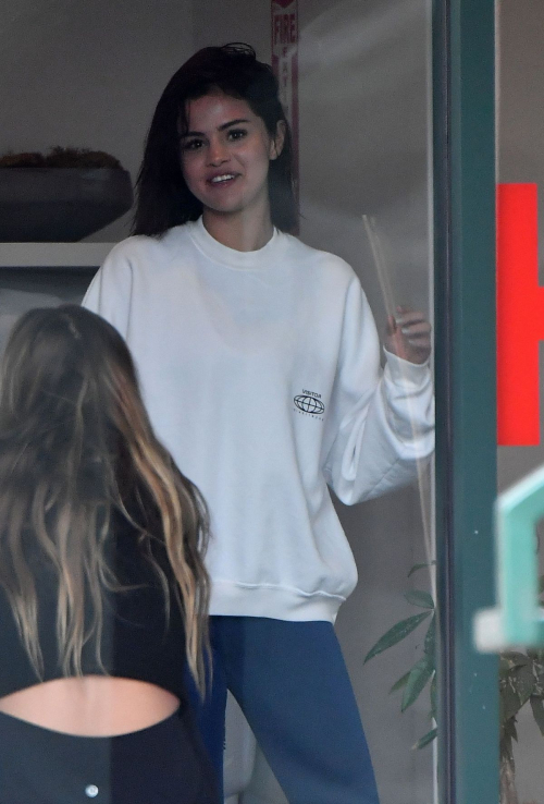 Selena Gomez and Justin Bieber Stills Leaves Pilates Studio in West Hollywood 2018/01/03 8
