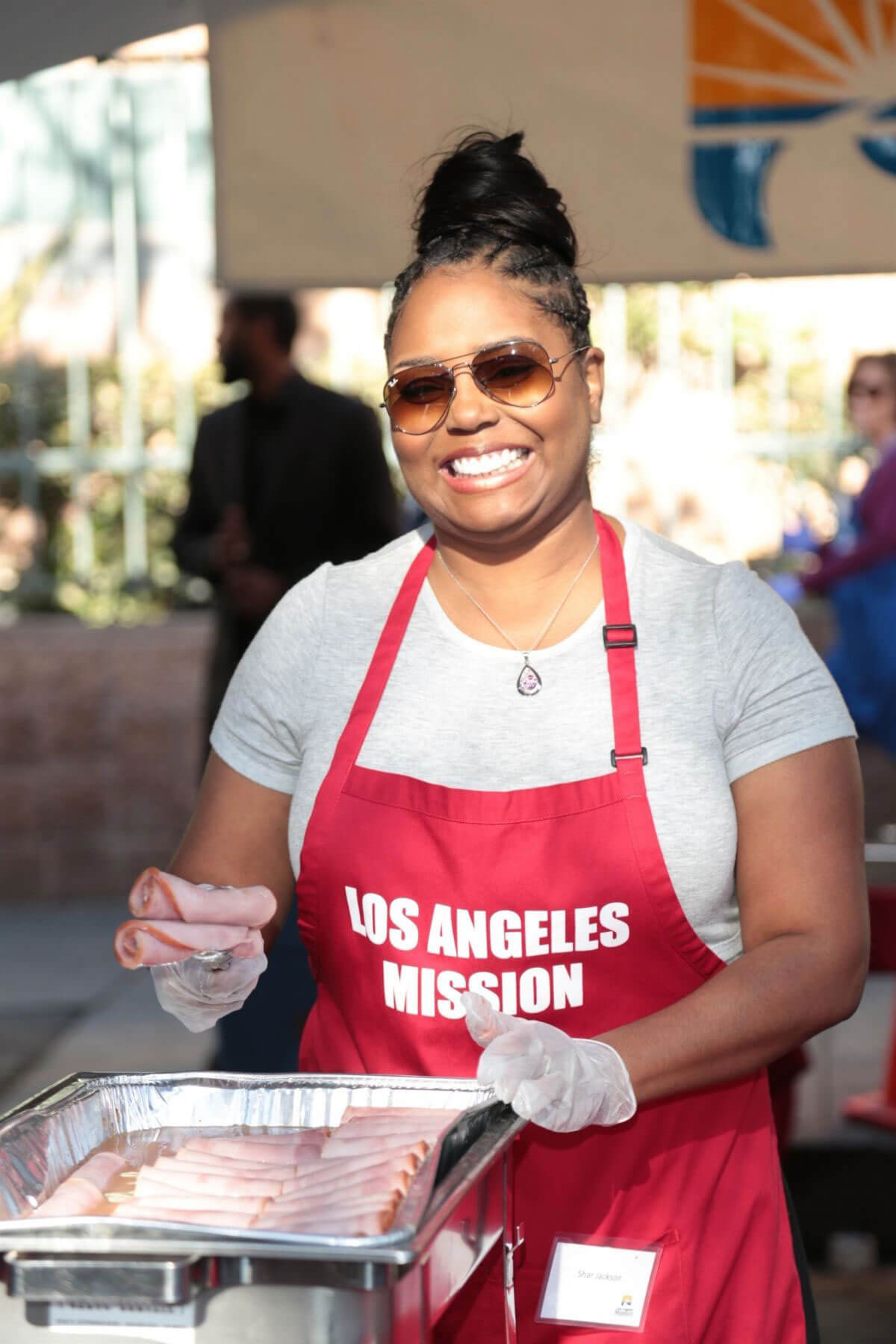 Shar Jackson Stills at LA Mission Serves Christmas to the Homeless in Los Angeles 2017/12/22