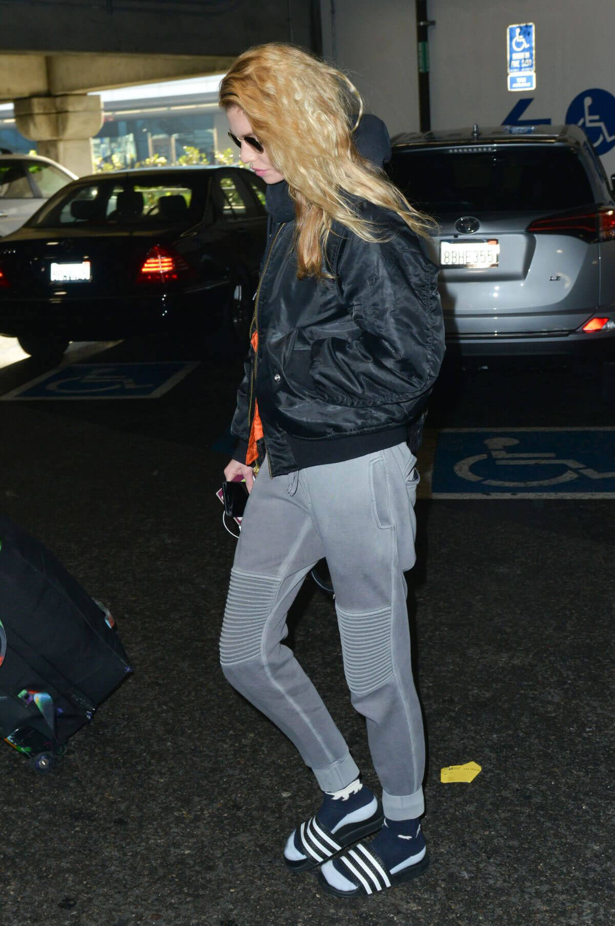 Stella Maxwell Stills at Los Angeles International Airport 2018/01/02