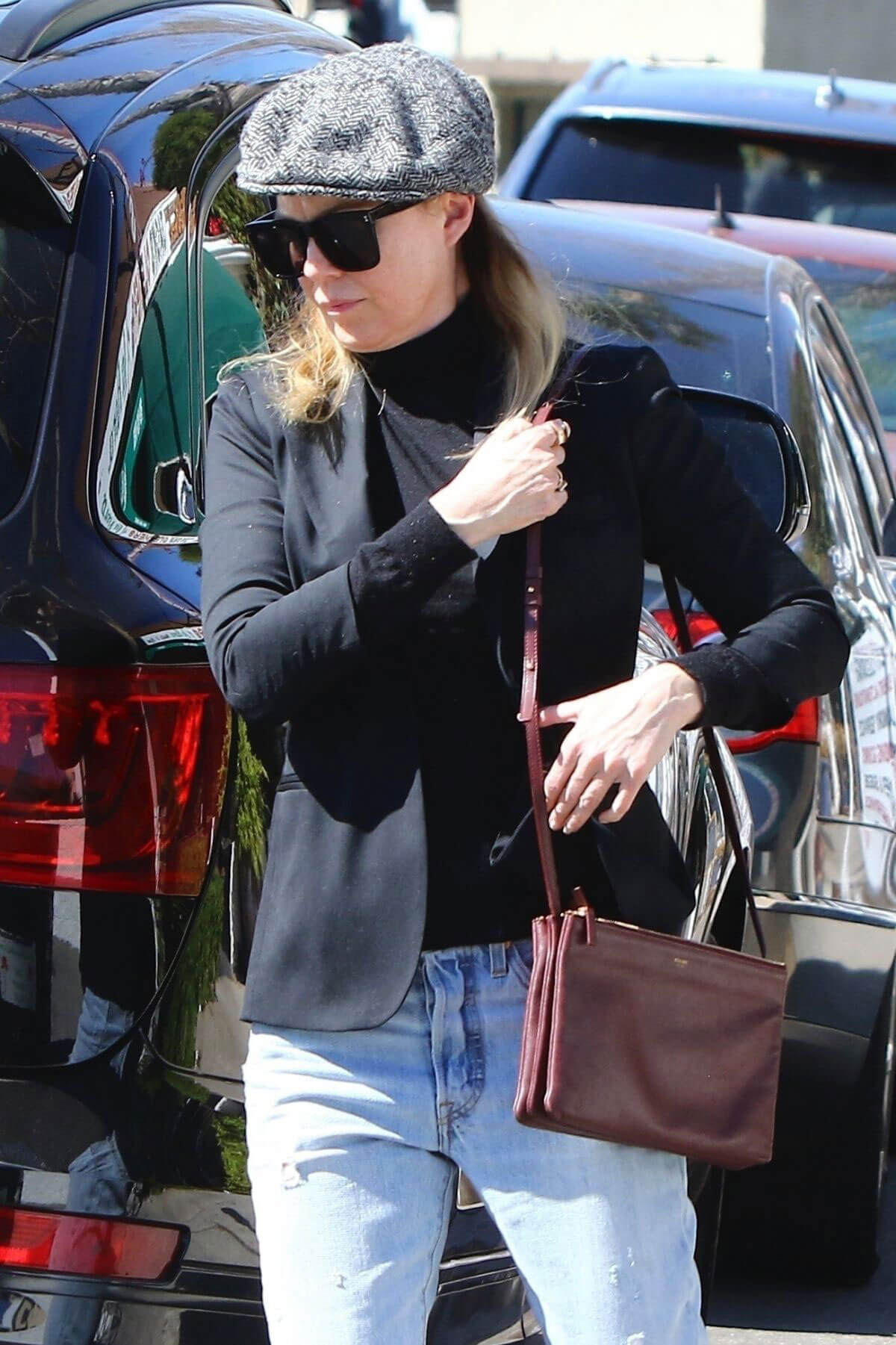 Ellen Pompeo Stills Out for Lunch in Los Angeles 2018/02/24