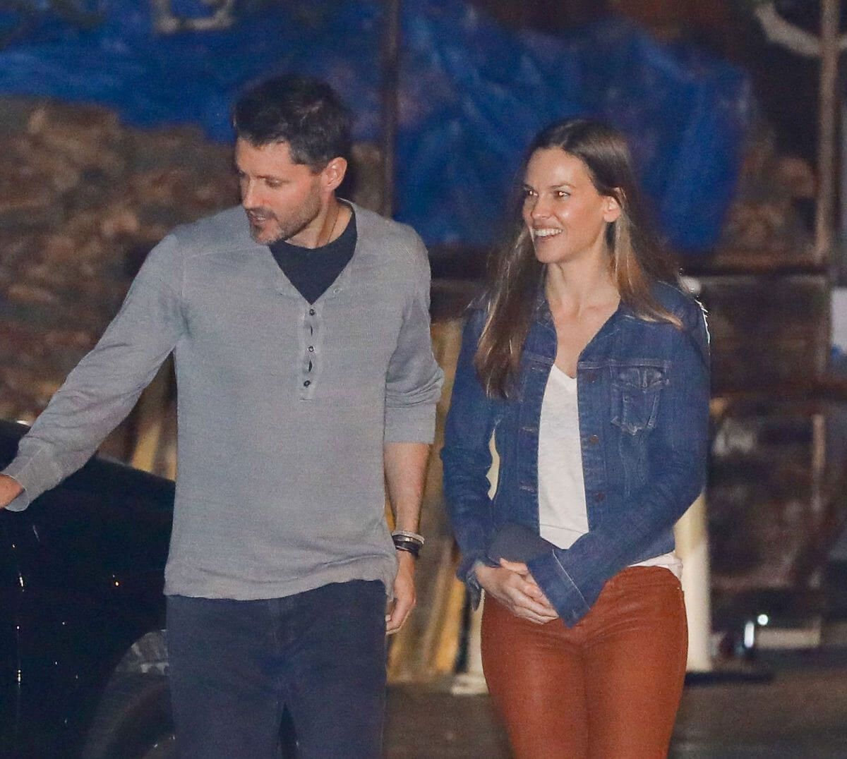 Hilary Swank and Philip Schneider Stills Out for Dinner at Soho in Malibu 2018/02/09