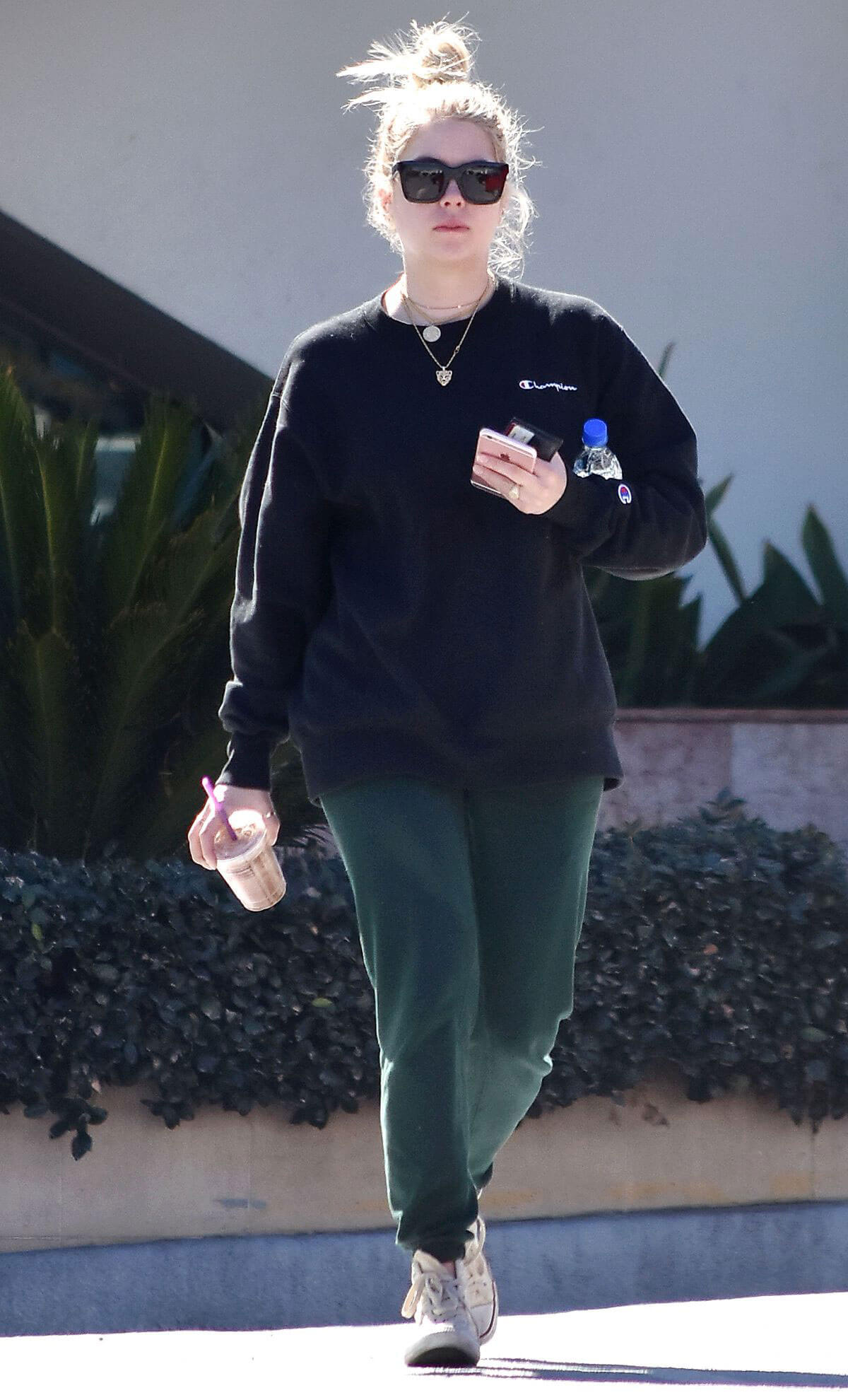 Ashley Benson Stills Out for Iced Coffee in Los Angeles 2018/03/05