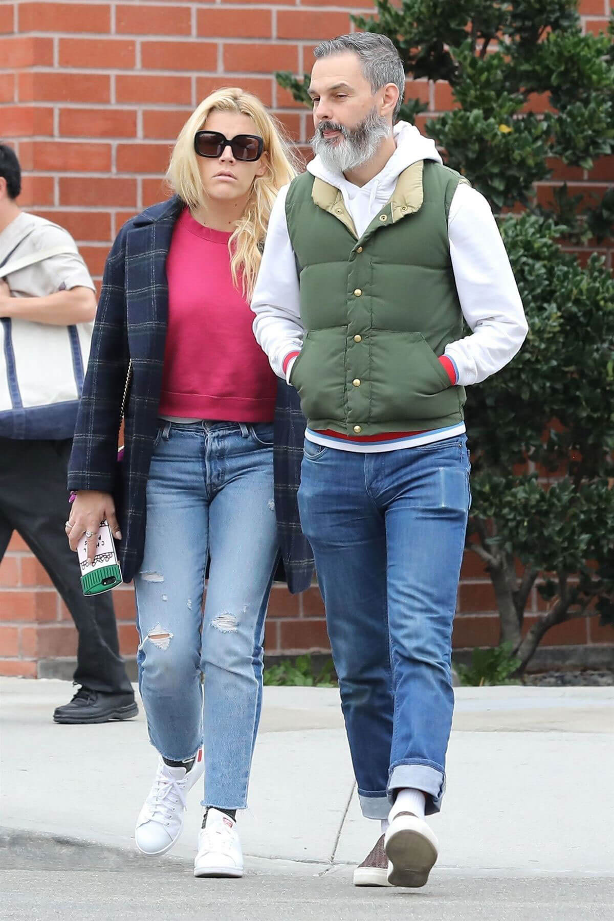 Busy Philipps and Marc Silverstein Stills Out Shopping in Beverly Hills 2018/03/20