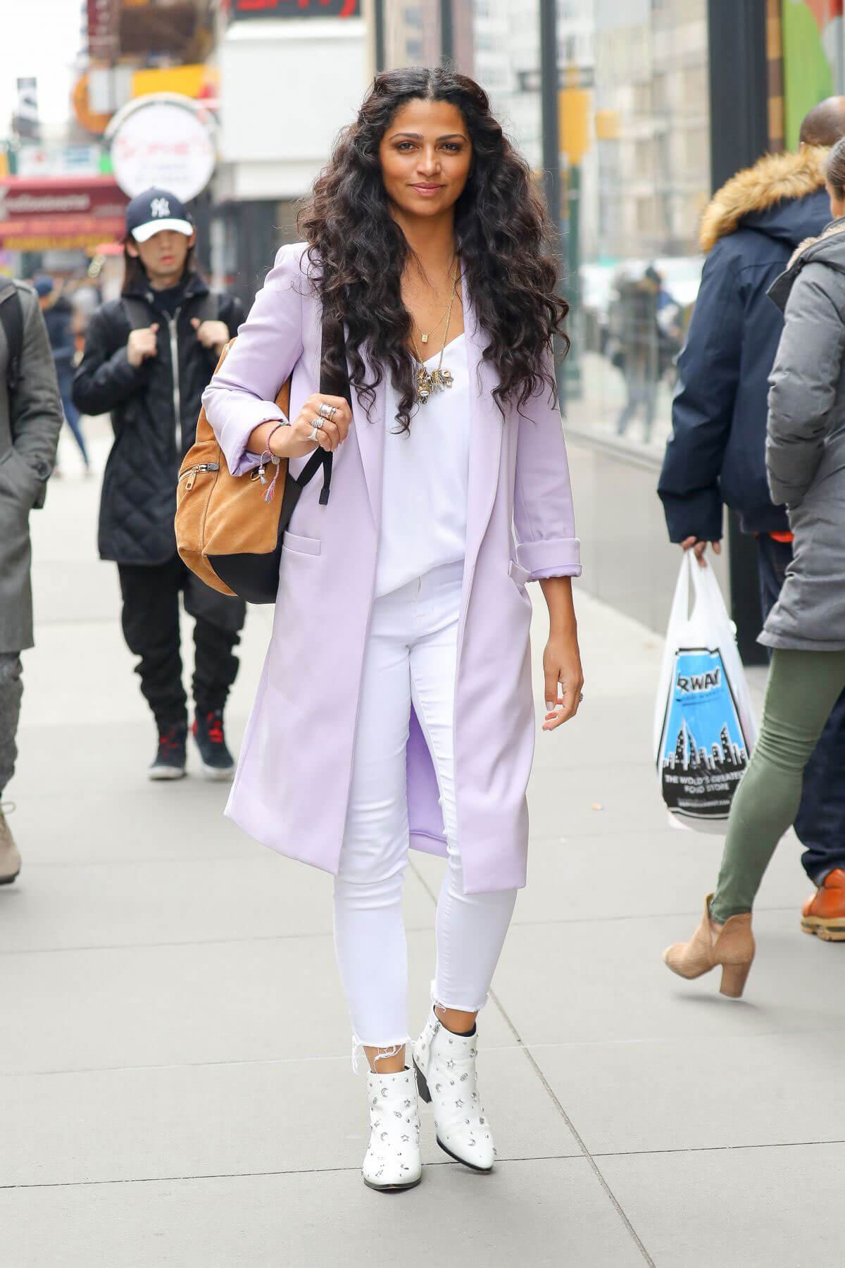 Camila Alves Stills Out and About in New York 2018/03/28