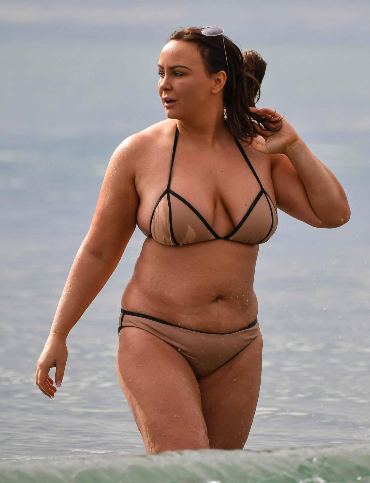 Chanelle Hayes Stills in Bikini at a Beach in Alicante 2018/03/28