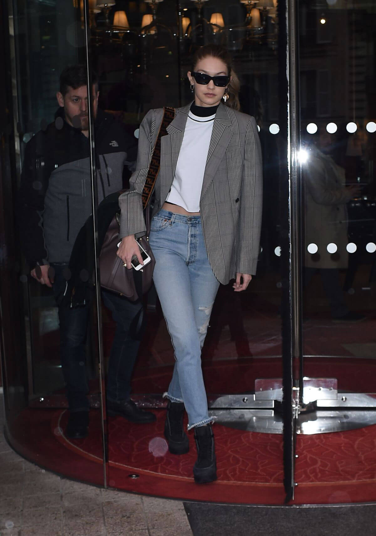 Gigi Hadid Stills Leaves Royal Monceau Hotel in Paris 2018/03/04