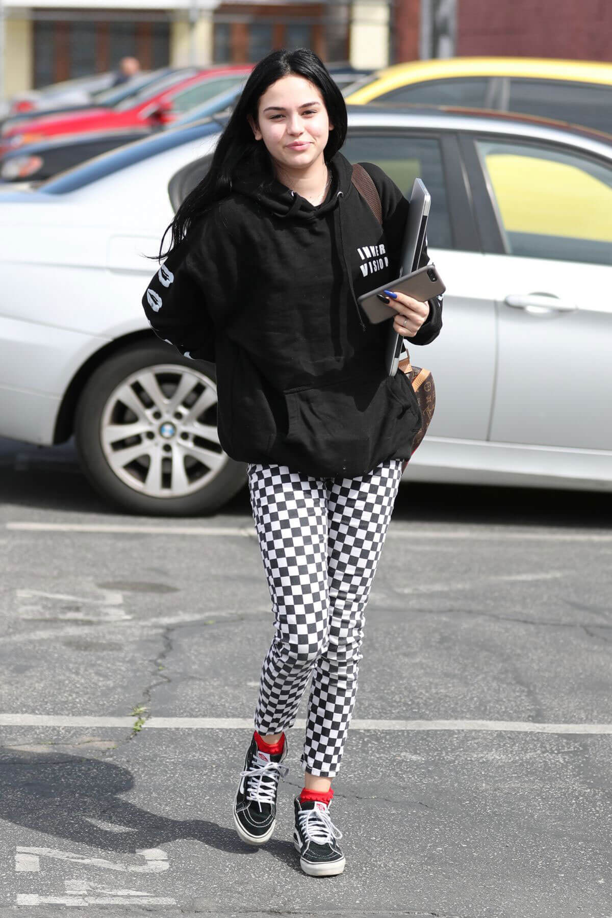 Maggie Lindemann Stills Arrives at a Studio in Los Angeles 2018/03/17