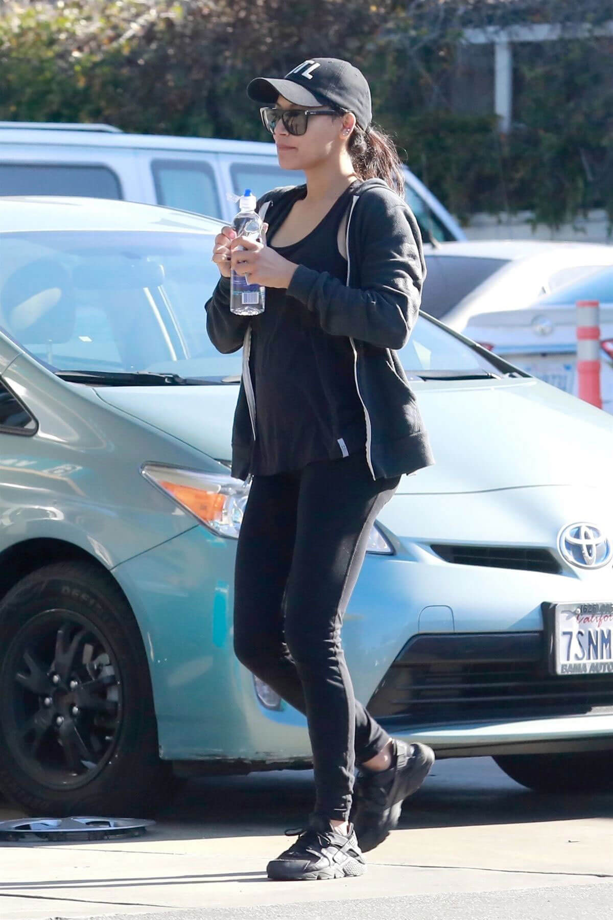 Naya Rivera Stills at a Gas Station in Los Feliz 2018/03/28 Naya Rivera Stills at a Gas Station in Los Feliz 2018/03/28
