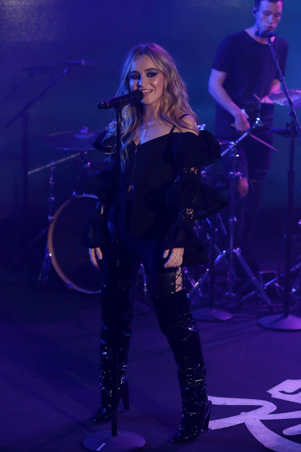 Sabrina Carpenter Stills Performs on Jimmy Kimmel Live 2018/03/21