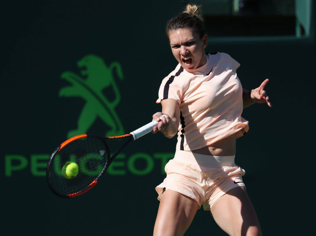 Simona Halep Stills at 2018 Miami Open in Key Biscayne 2018/03/22