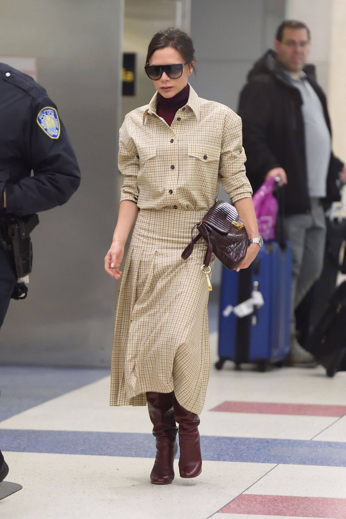 Victoria Beckham Stills at JFK Airport in New York 2018/02/05