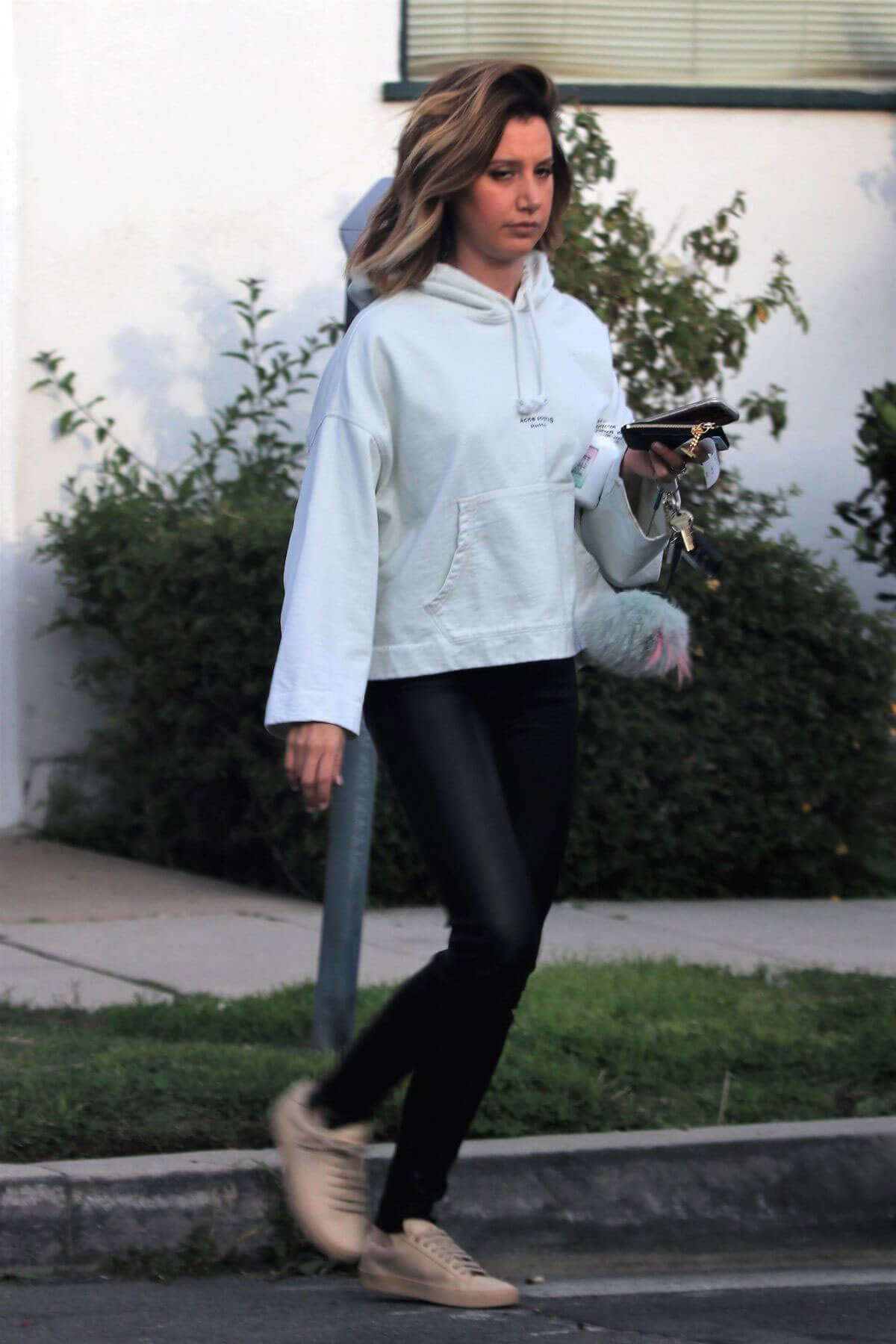 Ashley Tisdale Stills Out and About in Los Angeles 2018/04/05