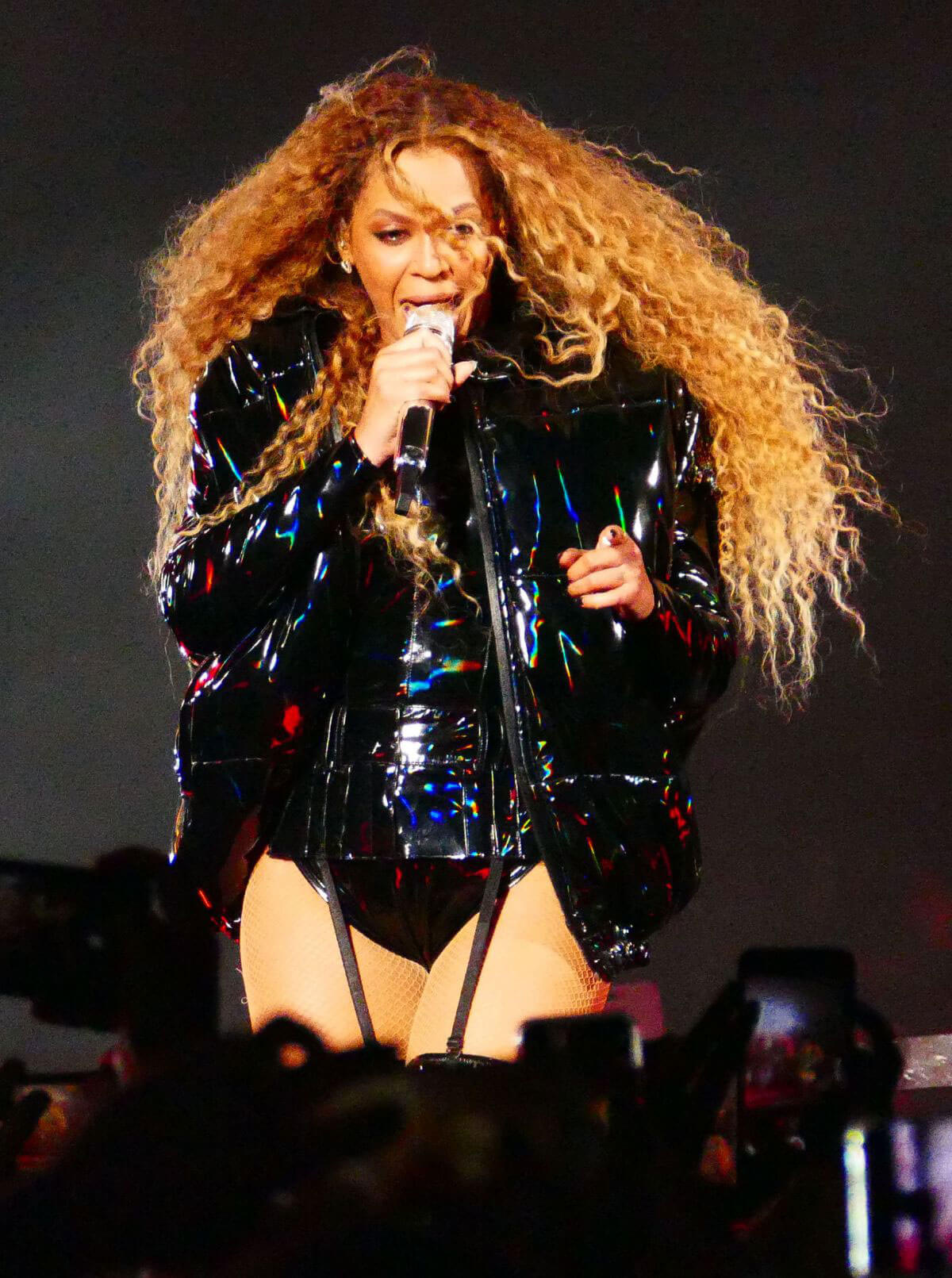 Beyonce Stills Performs at Coachella Festival 2018/04/21