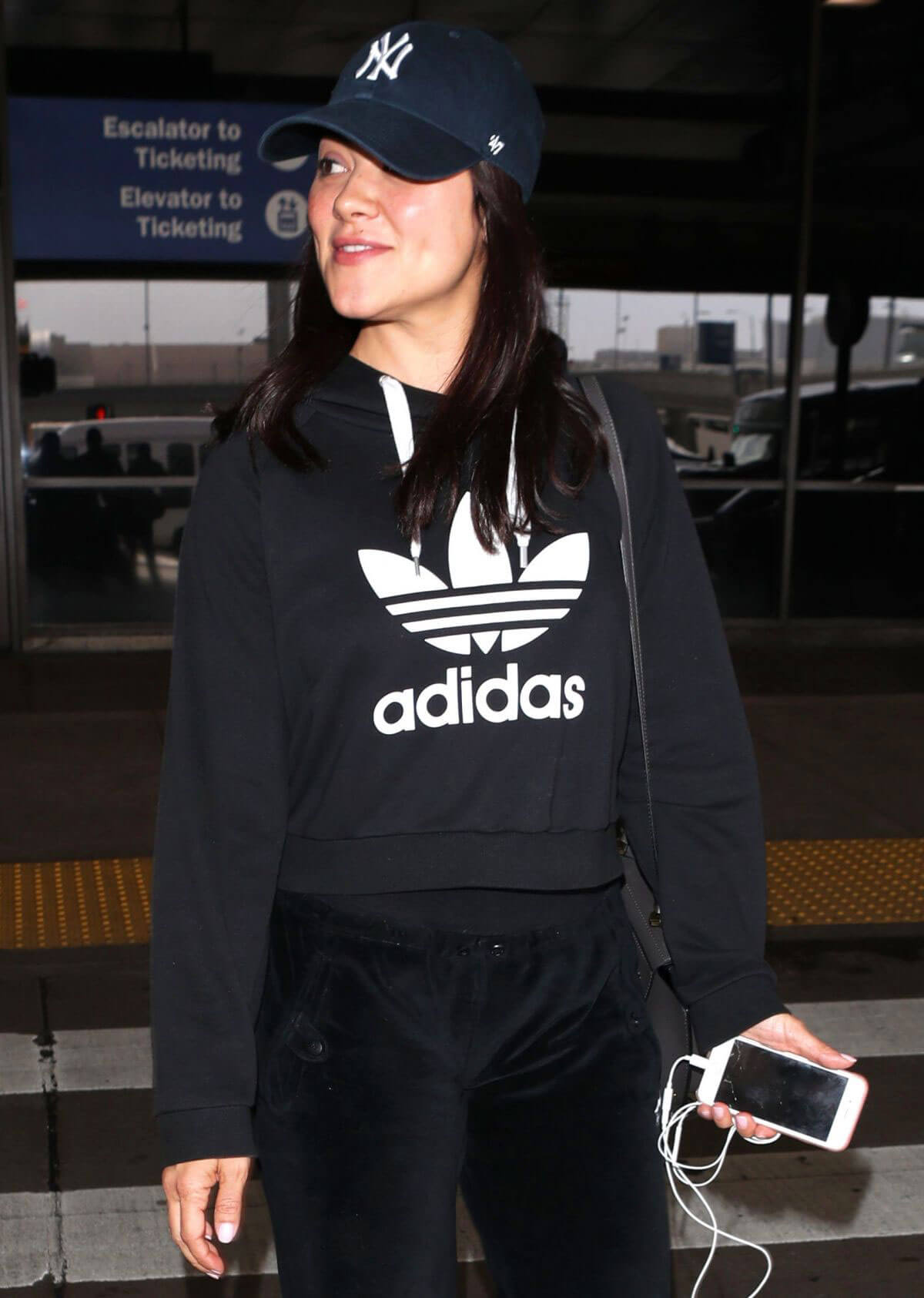 Camille Guaty Stills at Los Angeles International Airport 2018/03/29