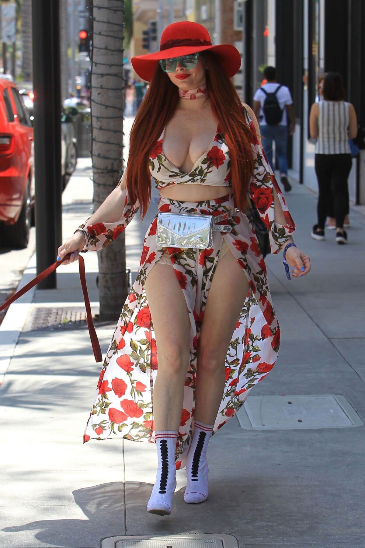 Phoebe Price Stills Out and About in Beverly Hills 2018/04/27