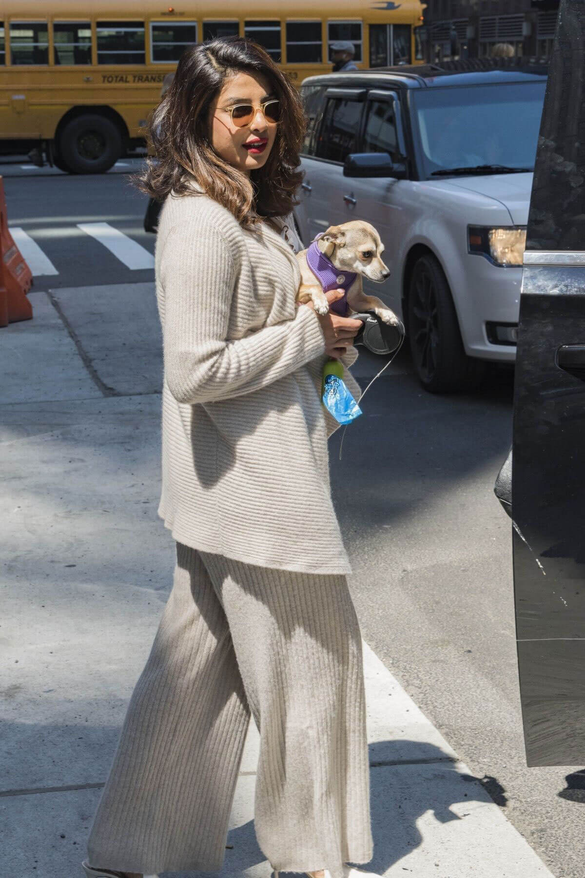 Priyanka Chopra Stills Leaves Her Hotel in New York 2018/04/23