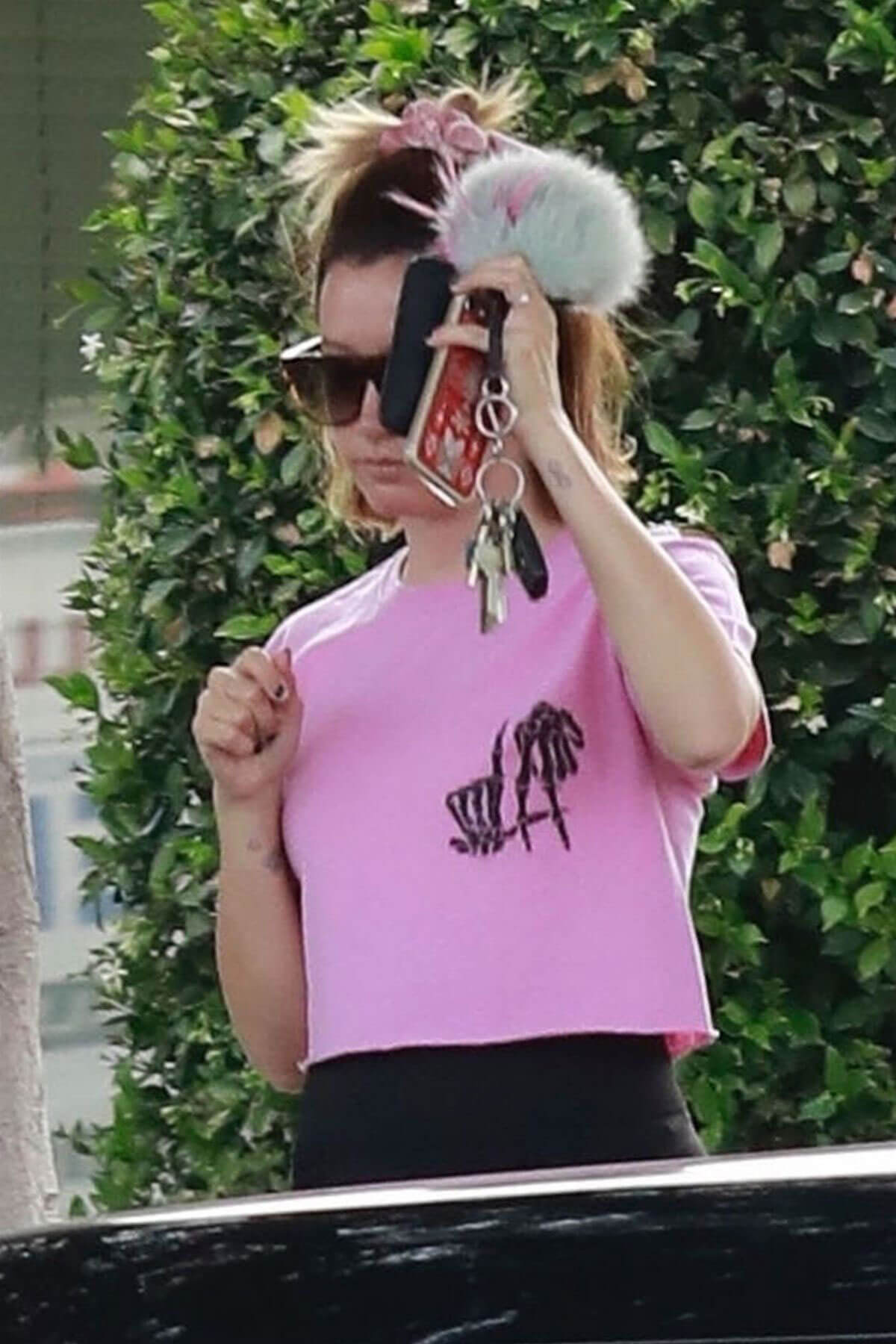 Ashley Tisdale Stills Heading to a Spa in Los Angeles 2018/05/18