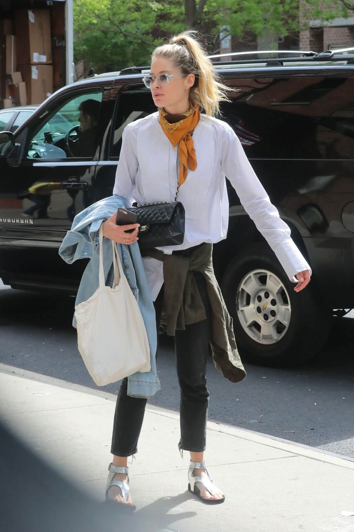 Doutzen Kroes Stills Out and About in New York 2018/05/10