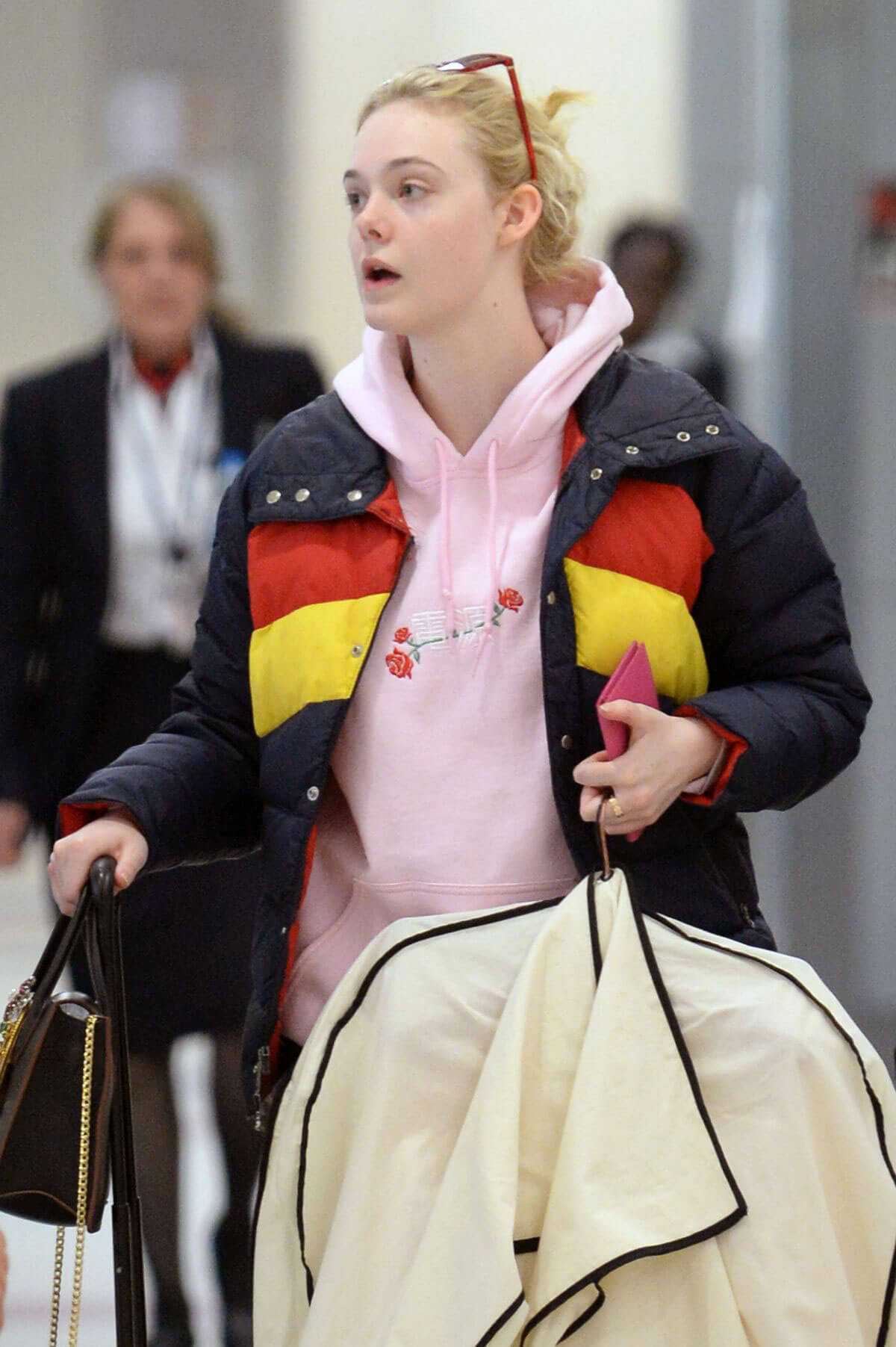 Elle Fanning Stills at JFK Airport in New York 2018/05/03