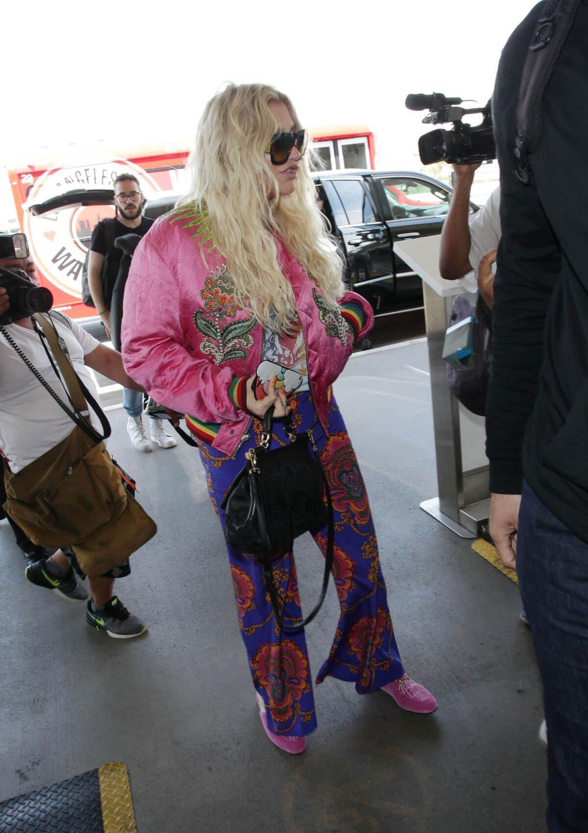 Kesha Sebert Stills at LAX Airport in Los Angeles 2018/05/05