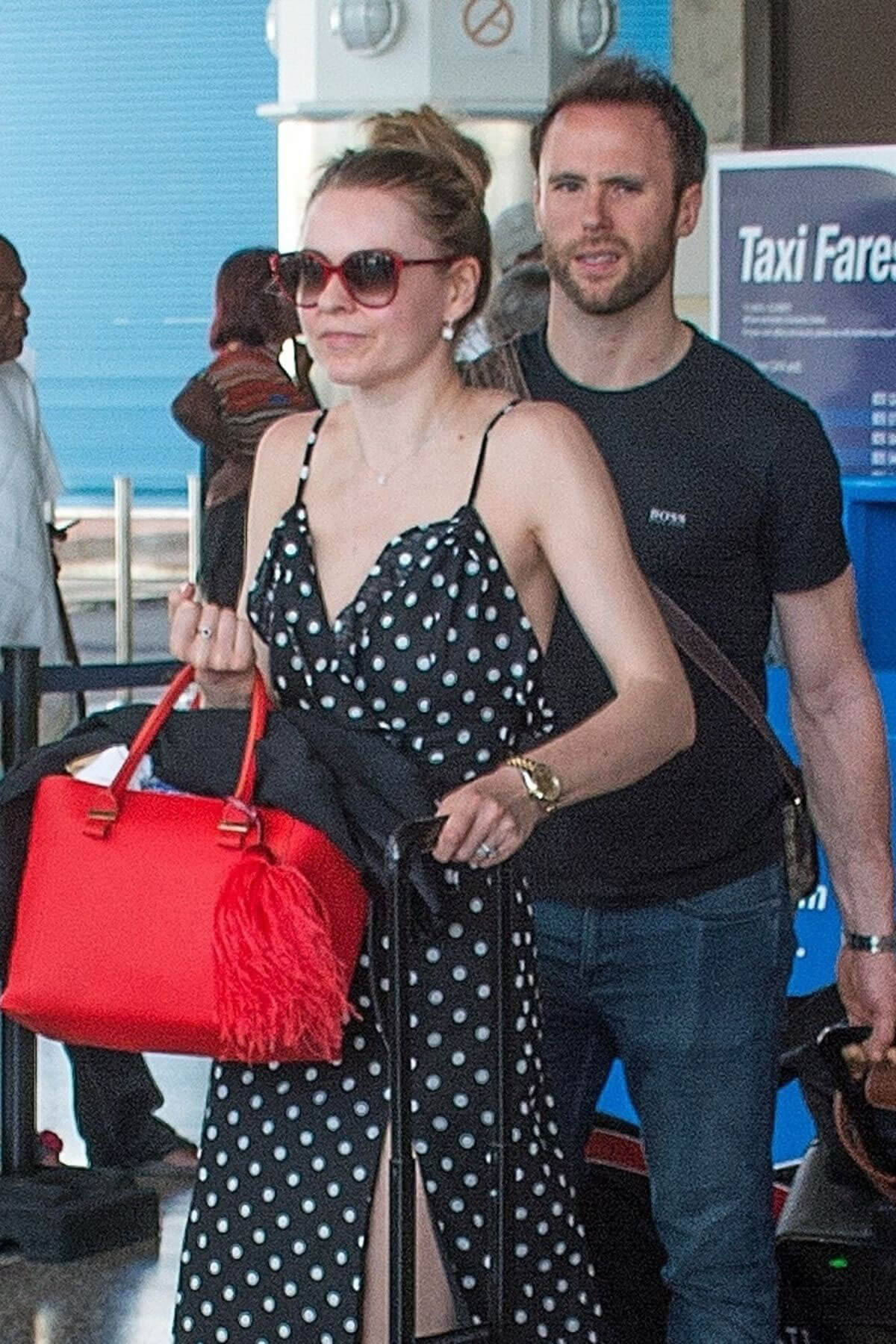Zoe Salmon Stills at Airport in Barbados 2018/04/30