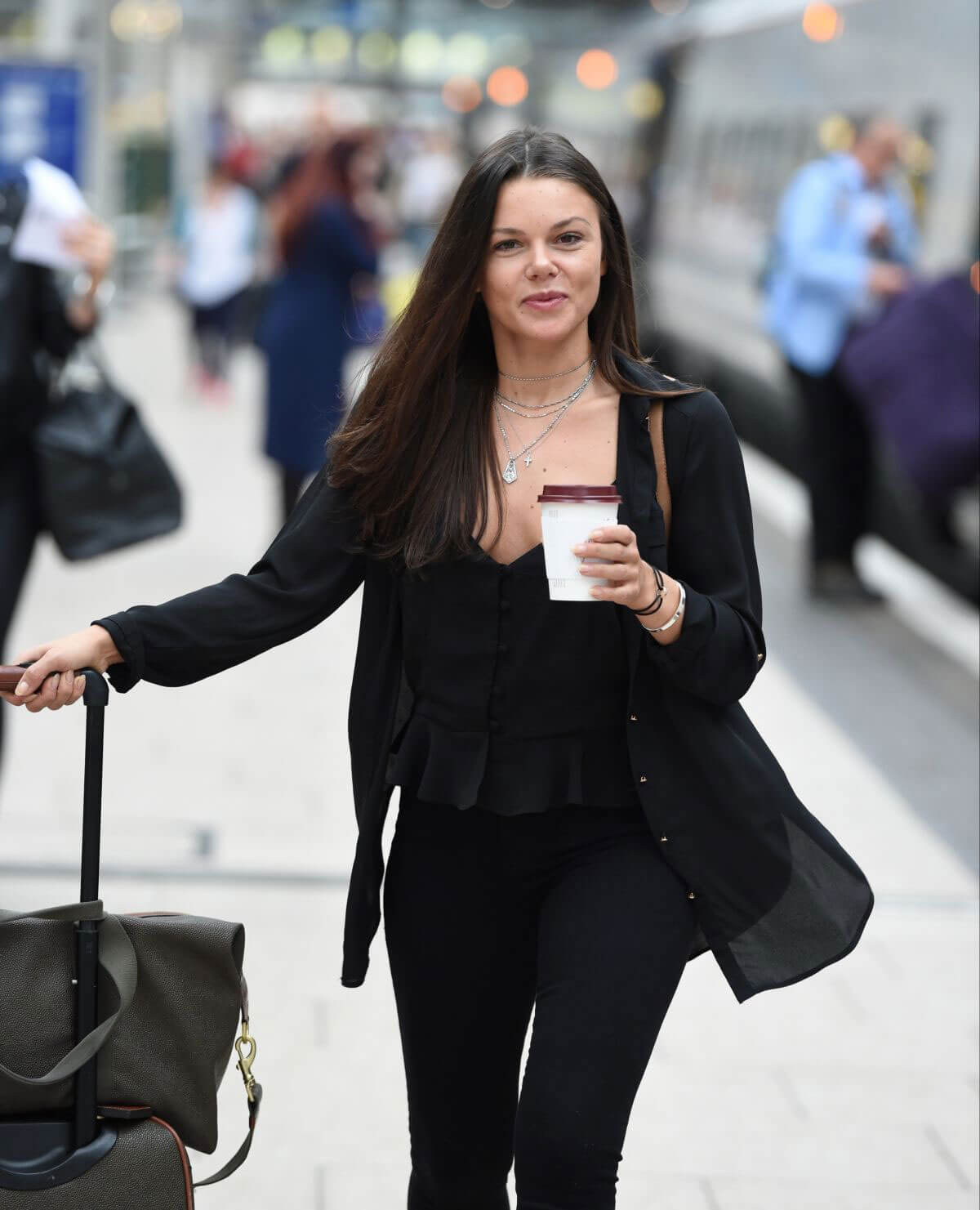 Faye Brookes at Manchester Piccadilly Train Station 2018/06/02