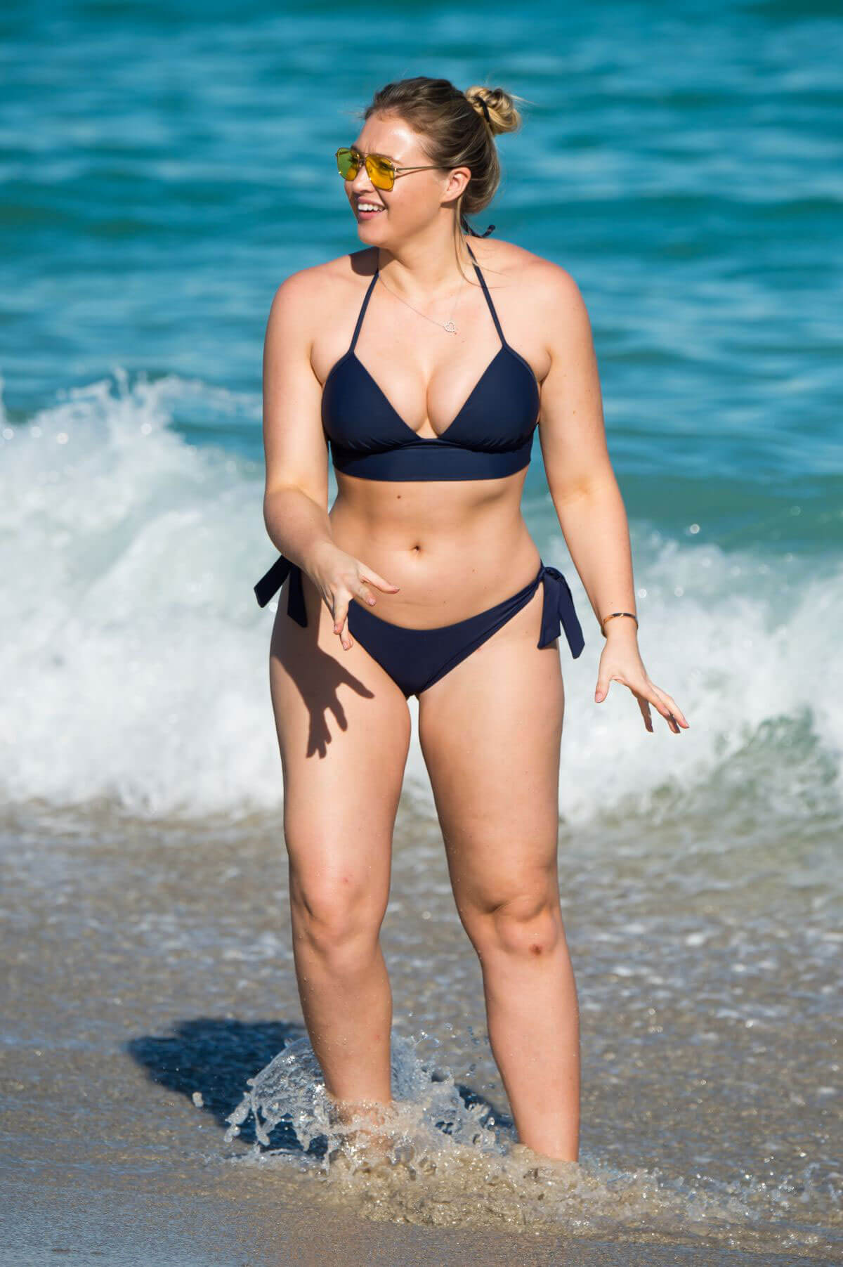 Iskra Lawrence Stills Bikini Beach Miami 2017/12/11