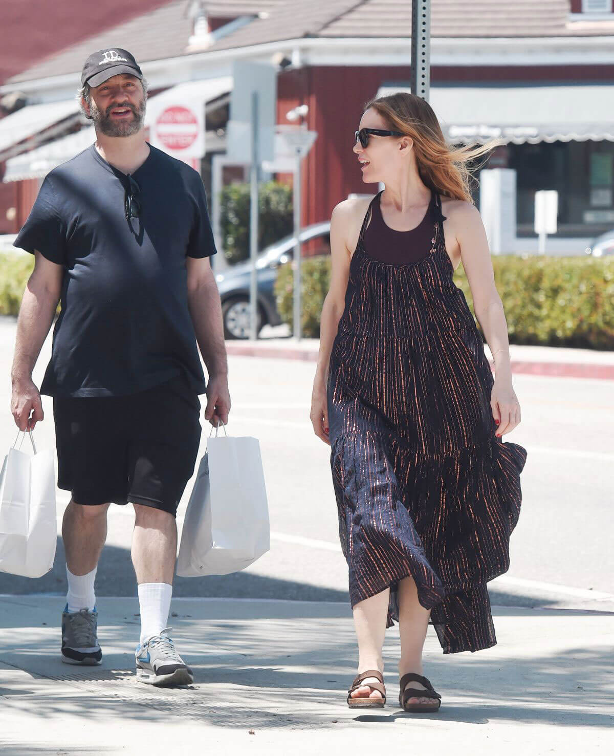 Leslie Mann and Judd Apatow Shopping at Brentwood Country Mart 2018/06/03