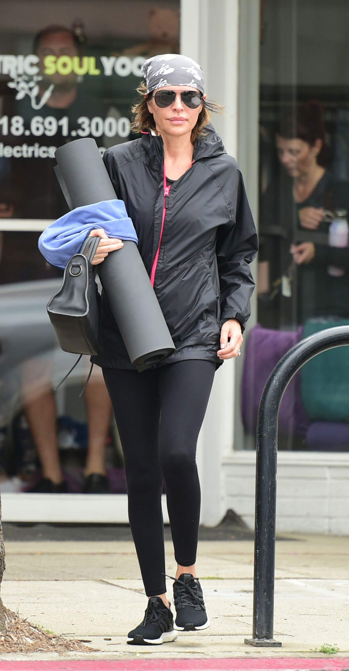 Lisa Rinna Leaves Yoga Class in Los Angeles 2018/05/30