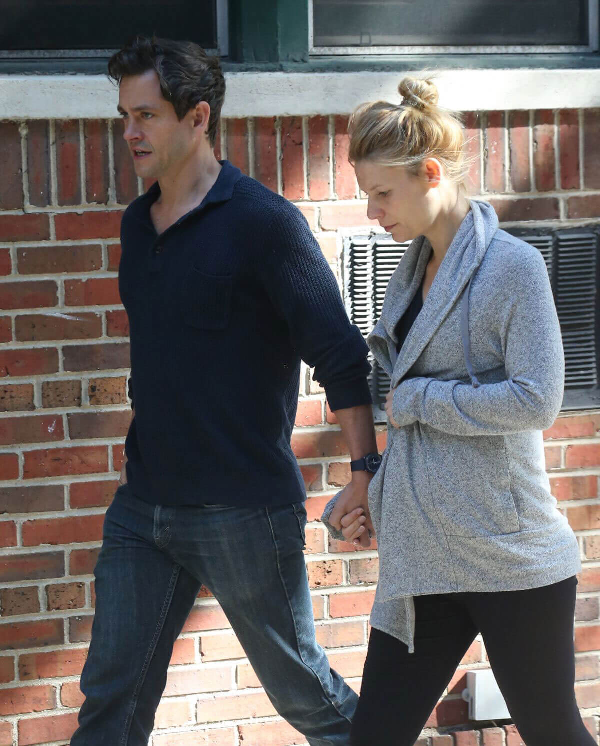 Pregnant Claire Danes and Hugh Dancy Out in New York 2018/06/12