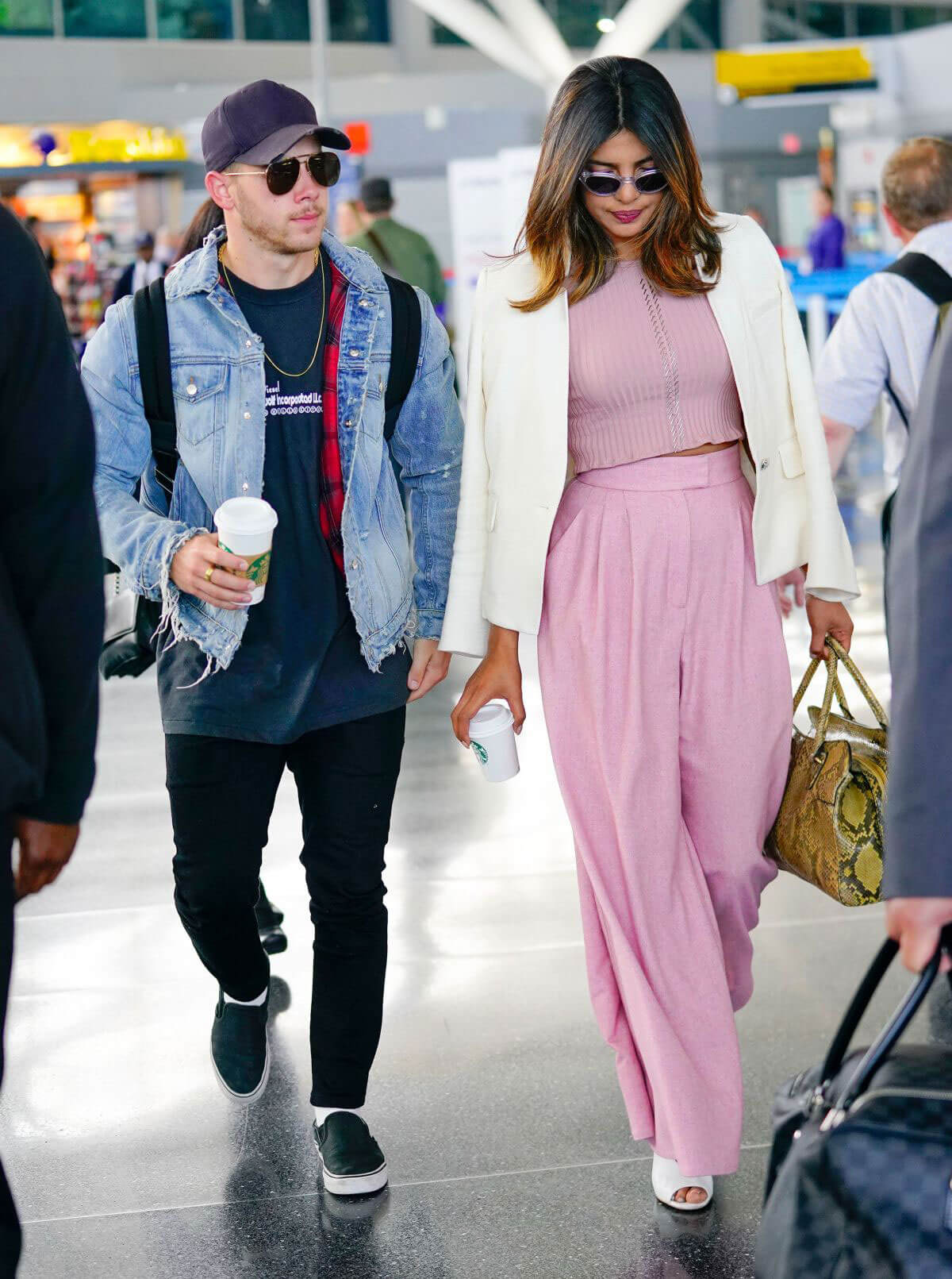 Priyanka Chopra and Nick Jonas at JFK Airport in New York 2018/06/08