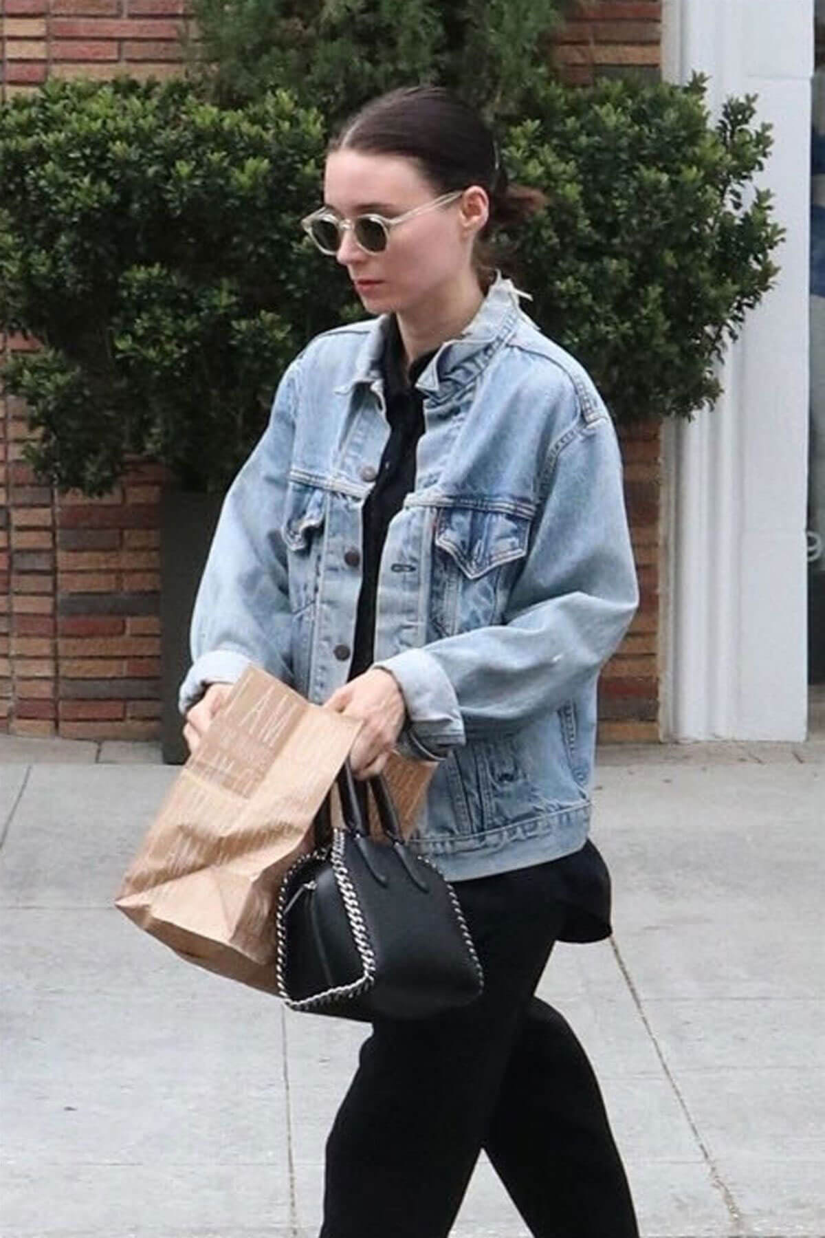 Rooney Mara Out for Lunch at Cafe Gratitude in Beverly Hills 2018/05/30
