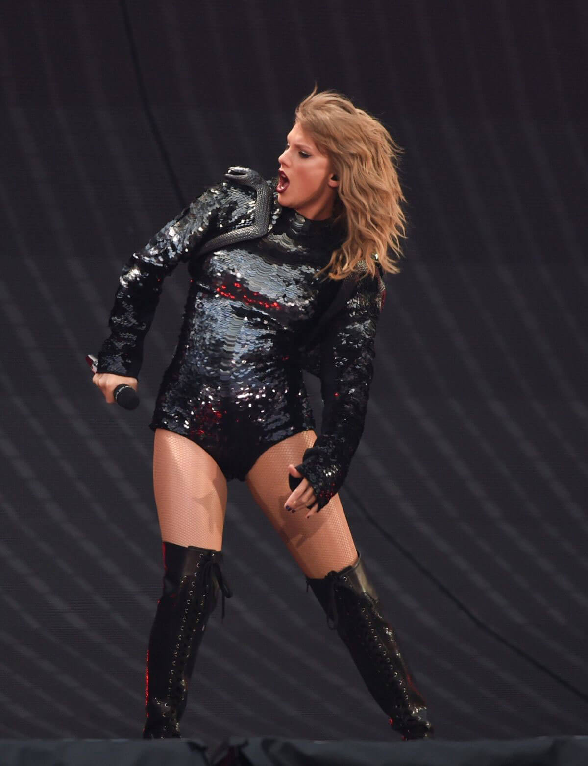 Taylor Swift at Her Reputation Tour at Etihad Stadium in Manchester 2018/06/08