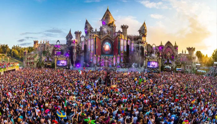 Watch Live Stream of Tomorrowland 2018 This Weekend Watch Live Stream of Tomorrowland 2018 This Weekend