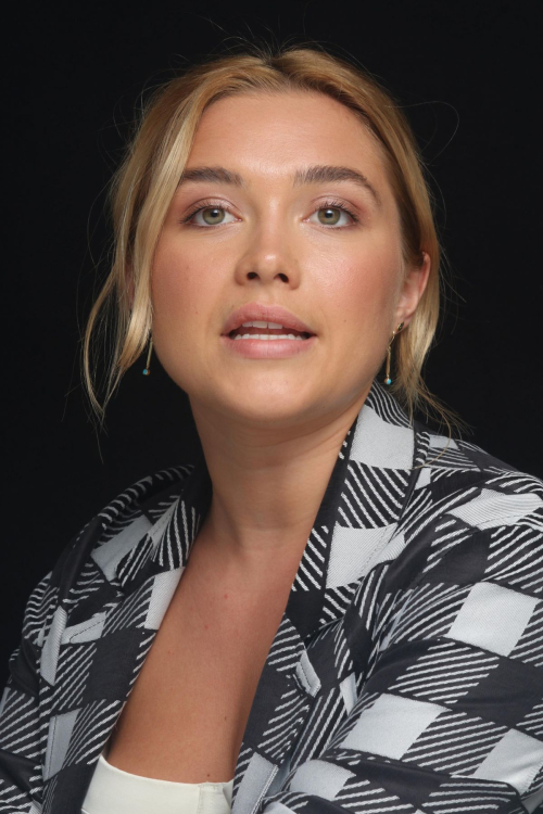 Florence Pugh at The Little Drummer Girl Press Conference in Los Angeles 2018/08/01 7