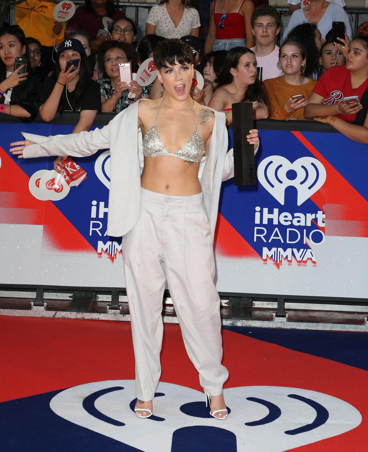 Halsey Performs at 2018 Iheartradio Music Video Awards in Toronto 2018/08/26