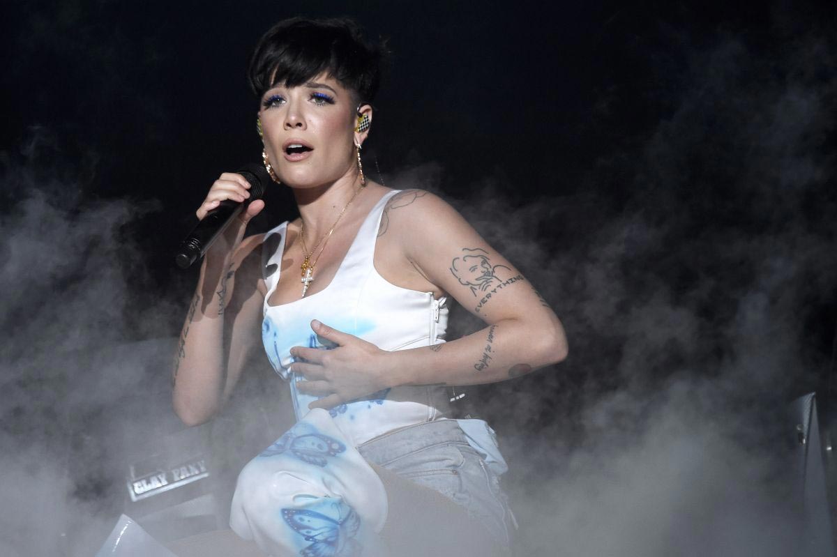Halsey Performs at Billboard Hot 100 Music Festival in New York 2018/08/18