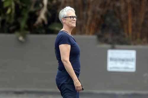 Jamie Lee Curtis Out in Pacific Palisades 2018/07/26 3