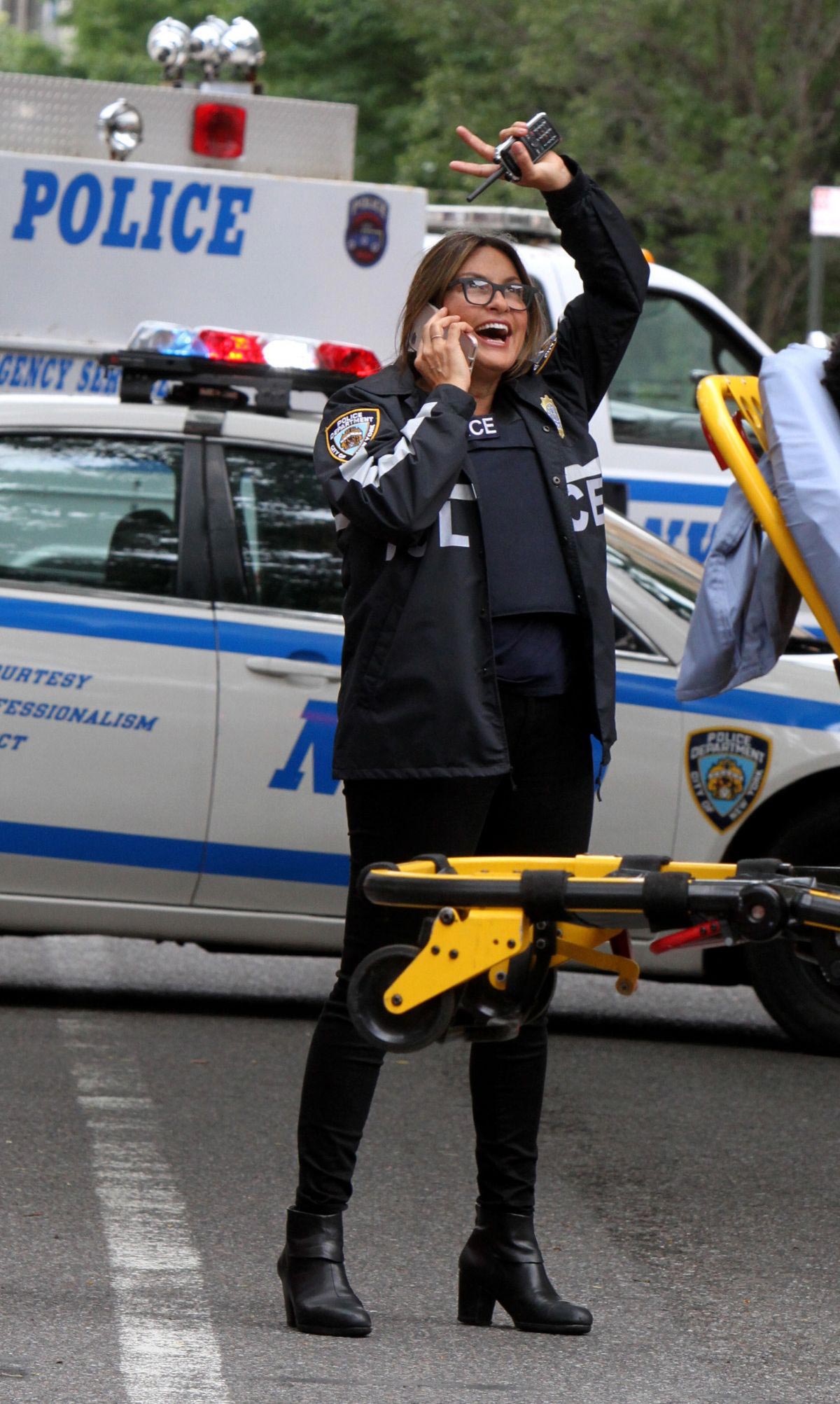 Mariska Hargitay on Set of Law and Order SVU in New York 2018/08/20
