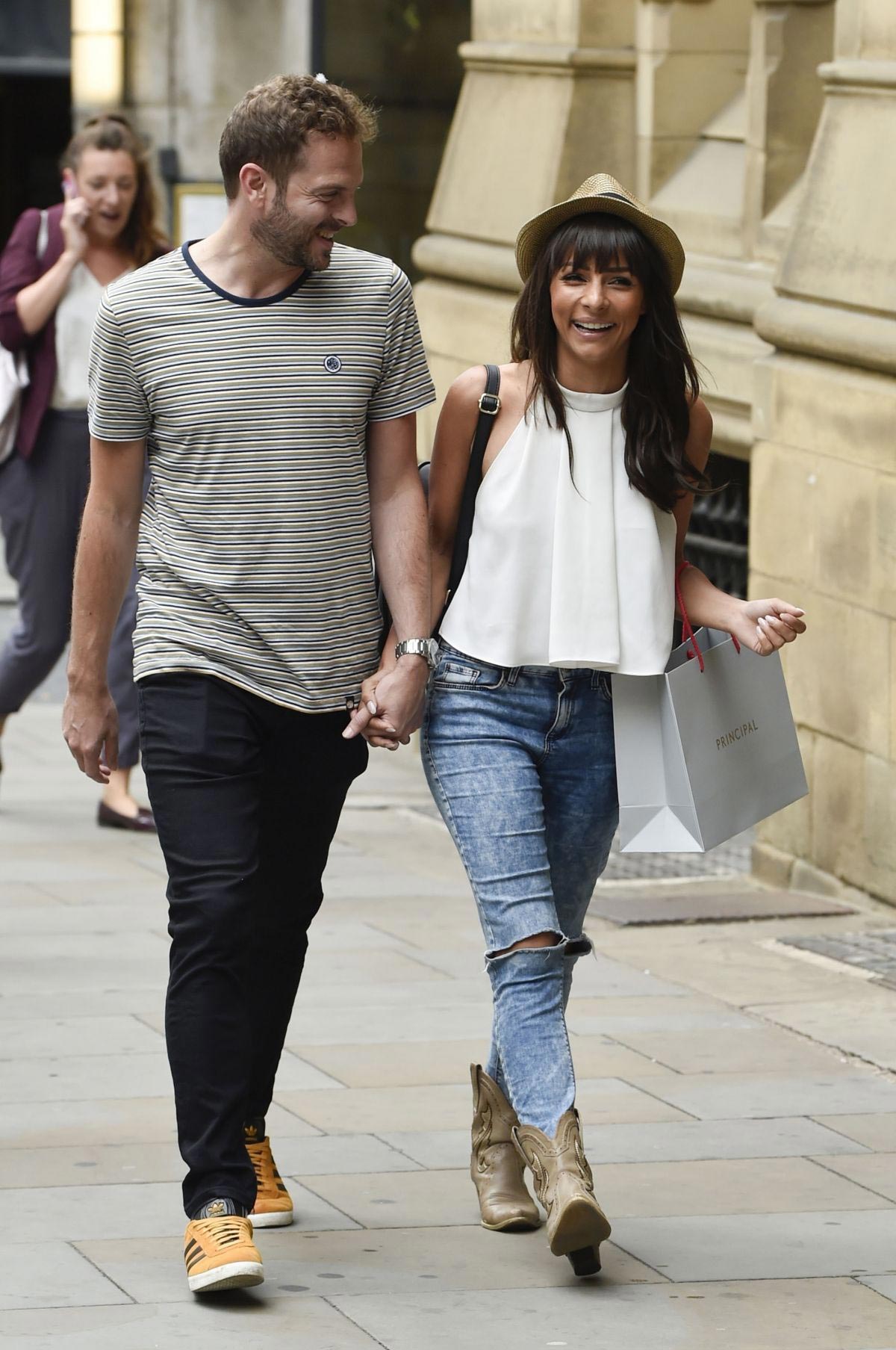 Roxanne Pallett Leaves Her Hotel in London 2018/08/15