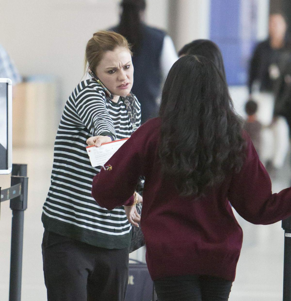 Anna Paquin at Airport in Toronto 2018/09/10