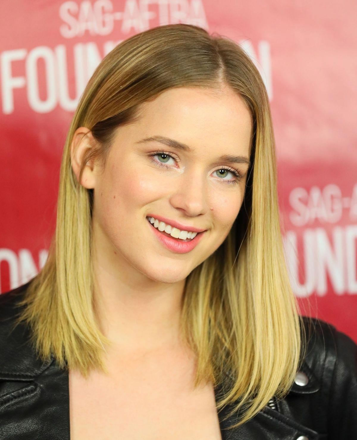 Elizabeth Lail at SAG-AFTRA Foundation Conversations Screening of You in Los Angeles 2018/10/11