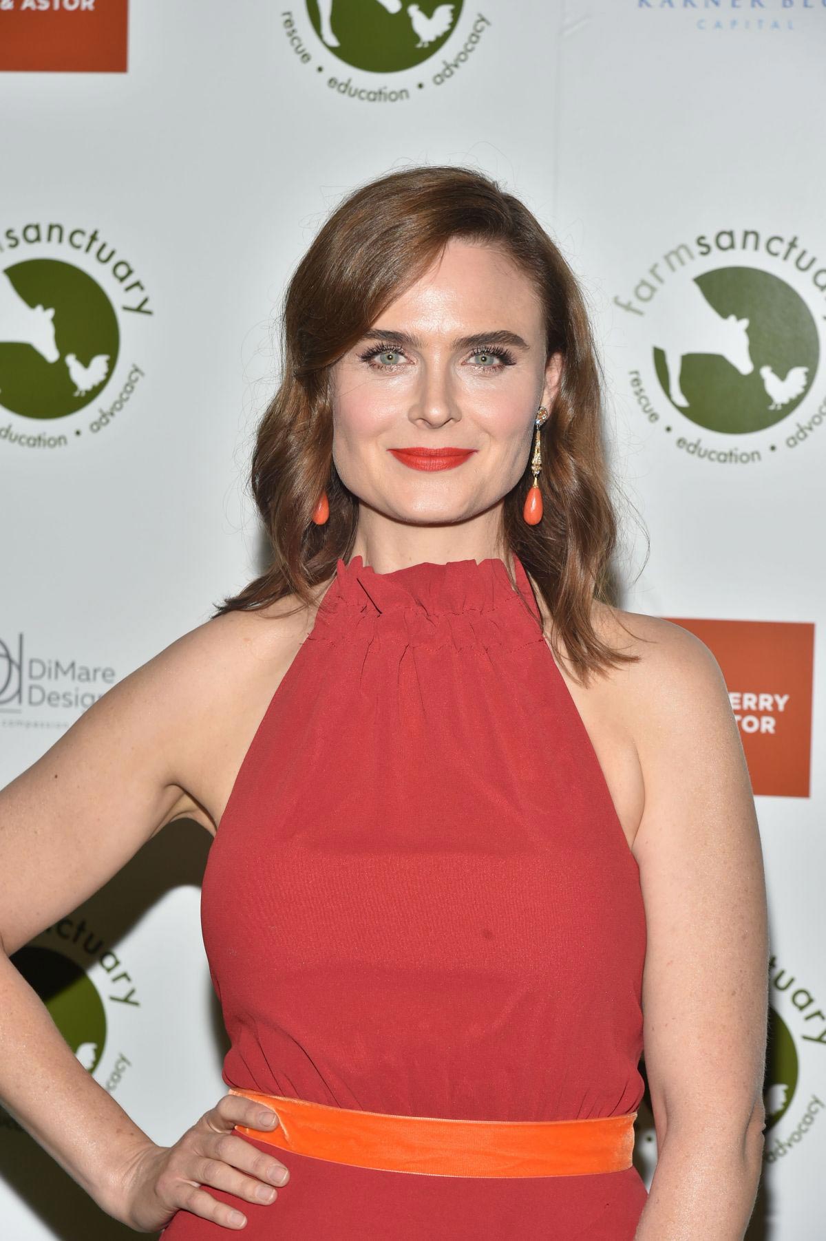 Emily Deschanel at Farm Sanctuary on the Hudson Gala in New York 2018/10/04
