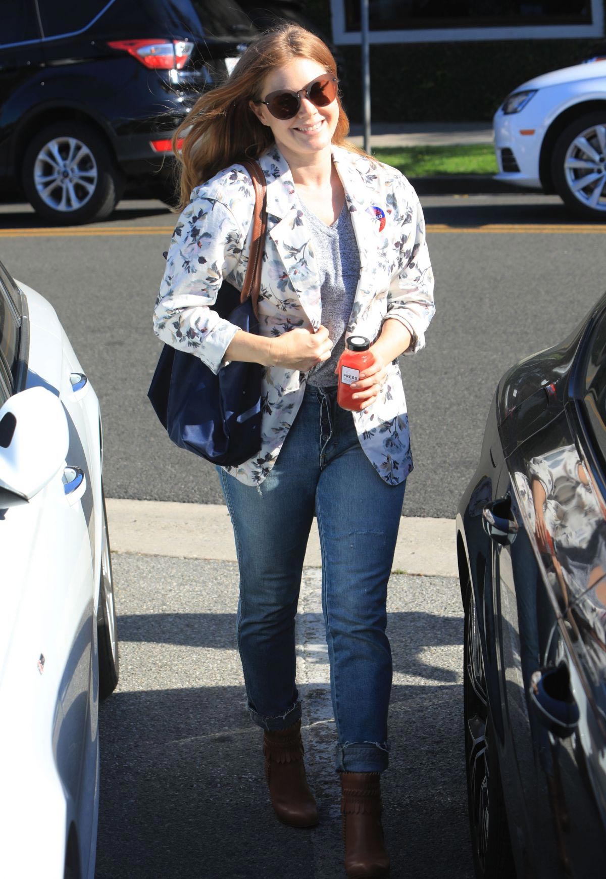 Amy Adams Out Shopping in West Hollywood 2018/11/06