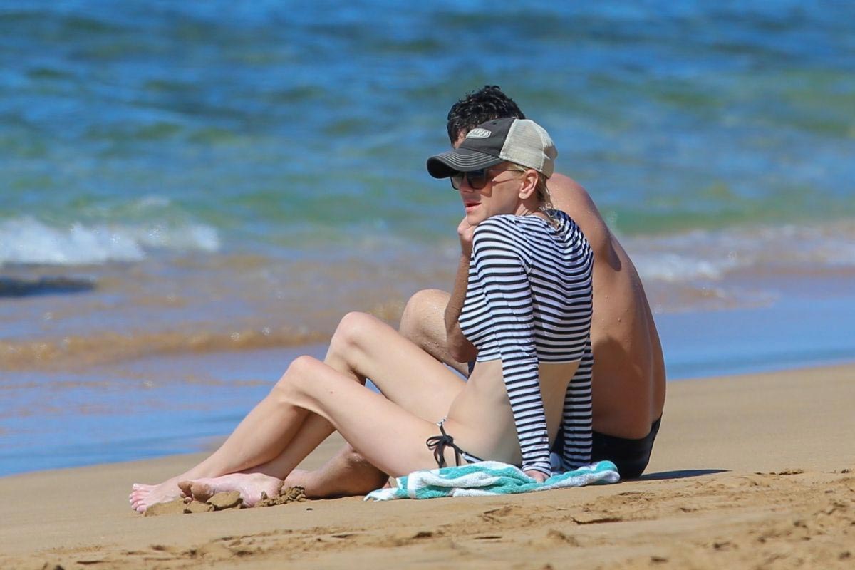 Anna Faris in Bikini at a Beach in Maui 2018/11/24