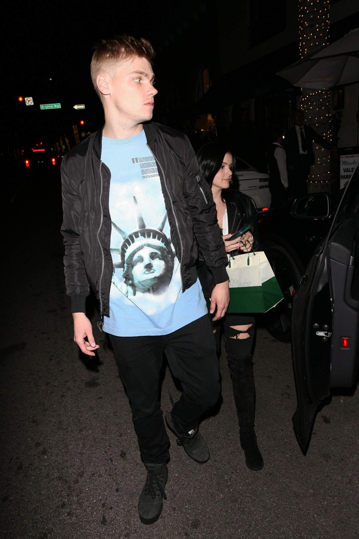 Ariel Winter and Levi Meaden Leaves Madeo Restaurant in Beverly Hills 2018/11/24